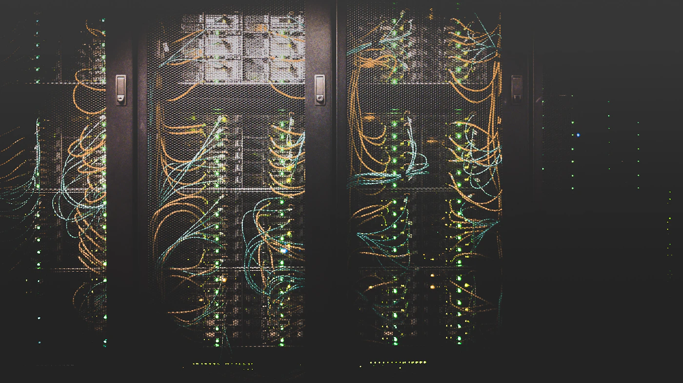 Network infrastructure inside server cabinets